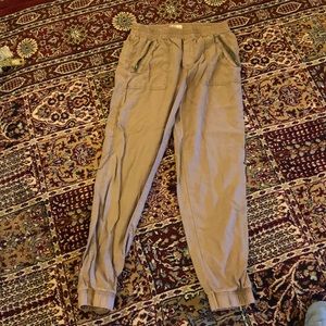 Brand “So” beige cargo joggers (like new)